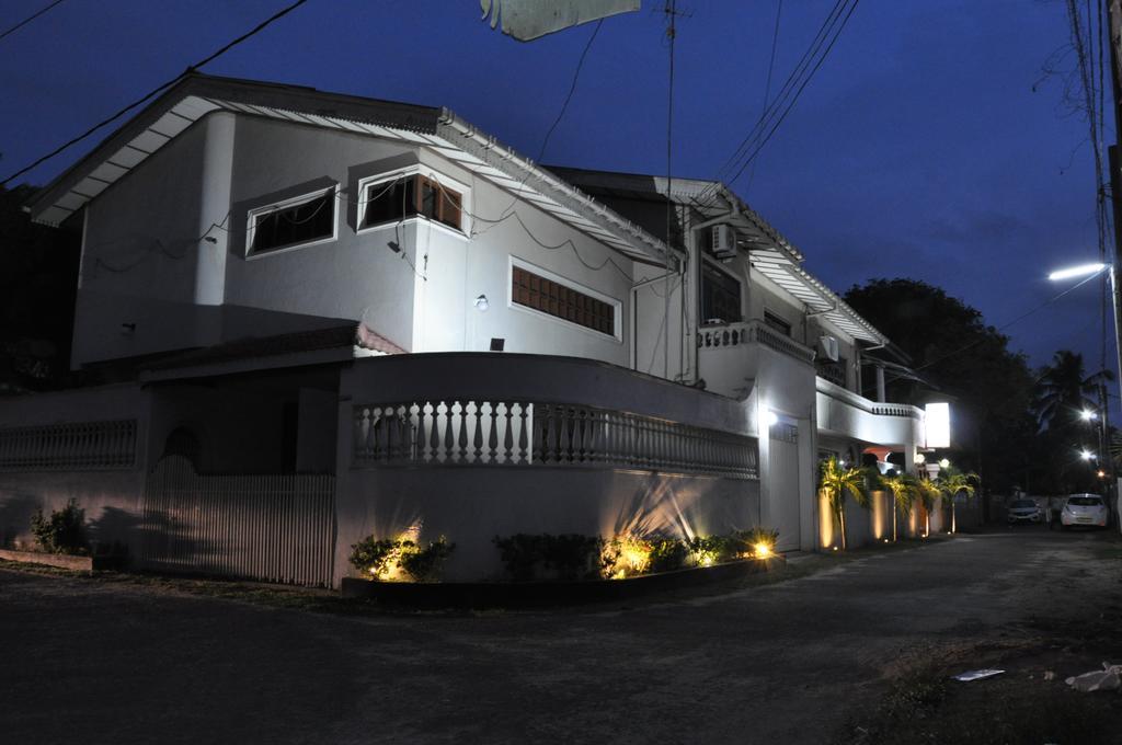 Guest Ryan Hotel Katunayaka Exterior foto
