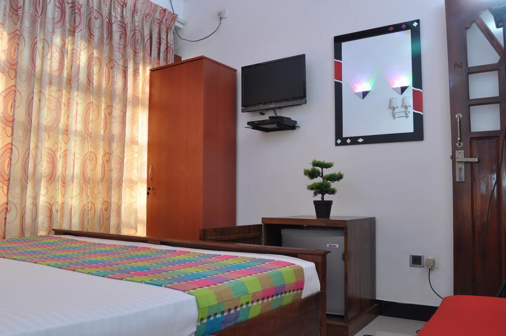 Guest Ryan Hotel Katunayaka Zimmer foto