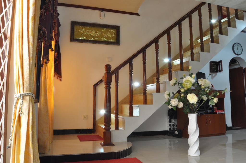 Guest Ryan Hotel Katunayaka Exterior foto